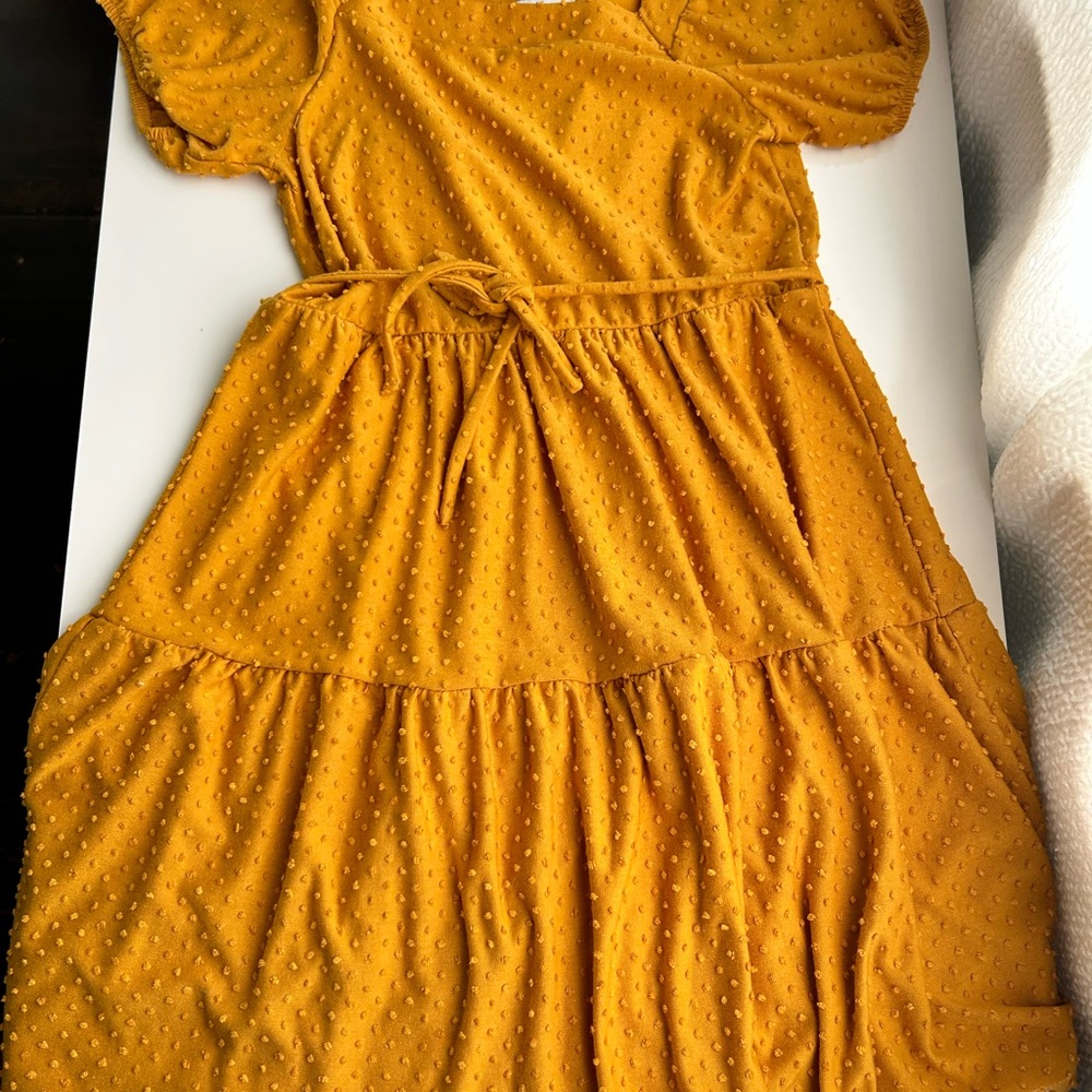 6/30$ Speechless Mustard  5 girl Dresses and 1 jumpsuit
